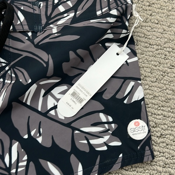 SISSTR NWT Board shorts - Picture 2 of 5